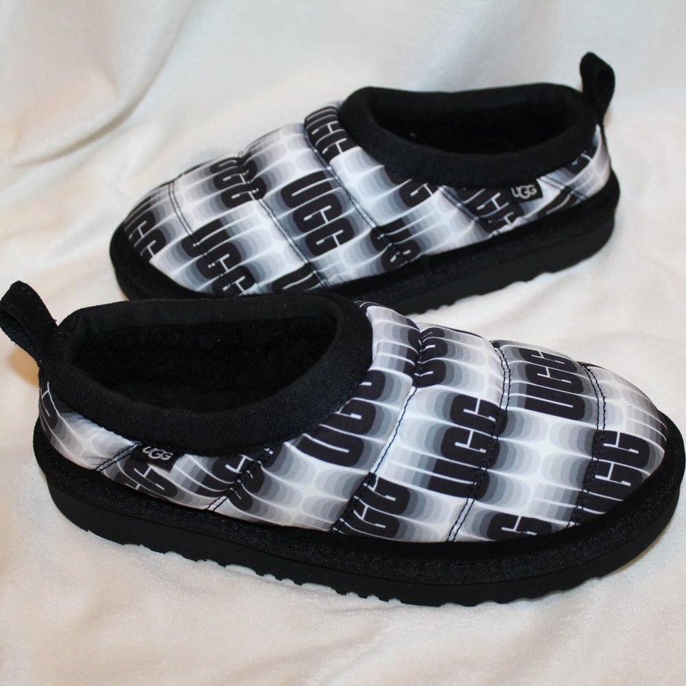 NIB UGG YOUTH 5 6‎ WOMEN'S 7 8 TASMAN LOGO QUILTED SLIPPERS BLACK WHITE